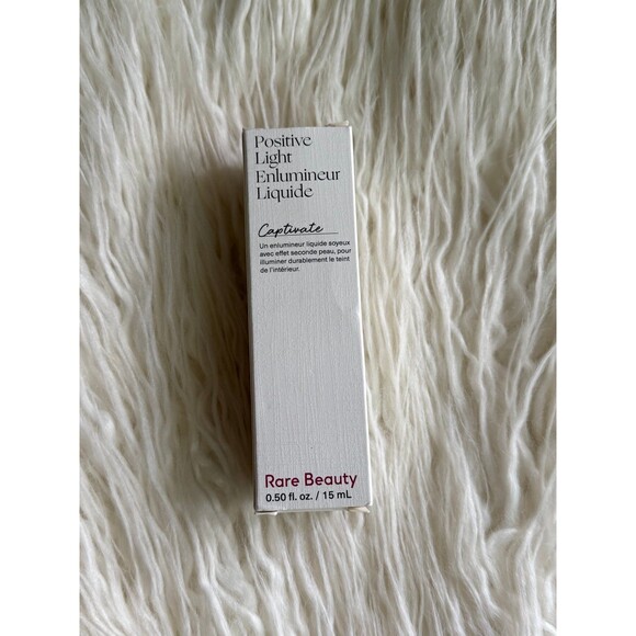 Rare Beauty Positive Light Liquid Luminizer Captivate - Picture 9 of 12